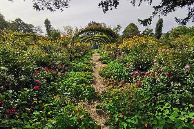 Giverny Auvers sur Oise private tour - Is $828.05 per person good value?