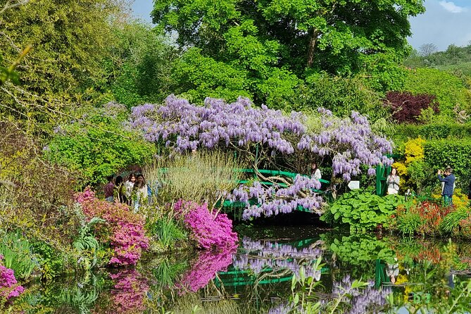 Giverny Auvers Van Gogh Private Guided Day Tour from Paris - Lunch in Giverny is not included