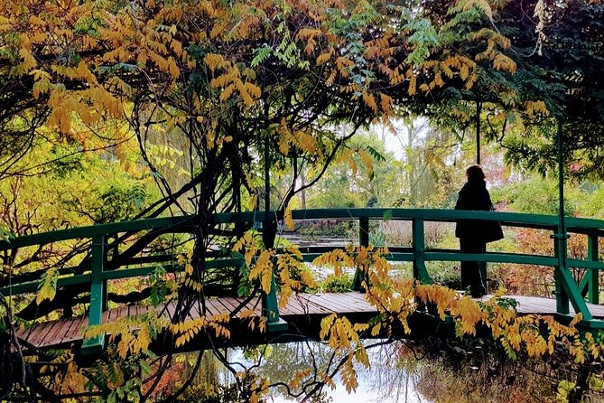 Giverny Auvers Van Gogh Private Guided Day Tour from Paris - Monet’s home and gardens in Giverny