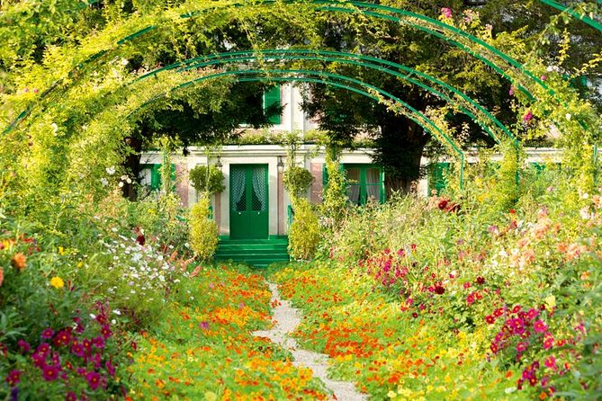 Giverny - Claude Monet's House & Gardens - Private Trip - The private ride from Paris
