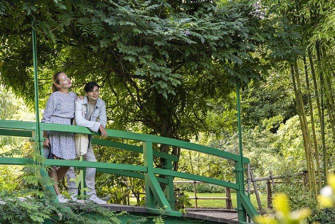 Giverny Day with Monet Foundation Audio Guided Tour from Paris - Leaving Paris by coach