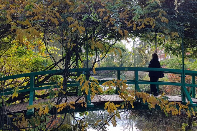 Giverny Half-Day Guided Tour from Paris - Seeing Monet’s Japanese garden and water-lily pond