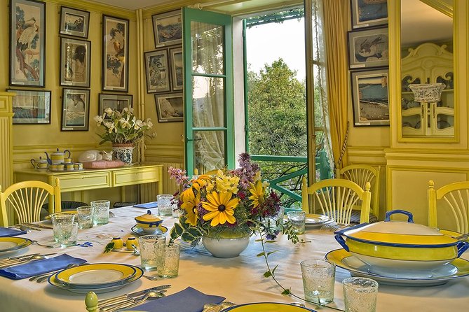 Giverny Half Day Guided Trip with Monet's House & Gardens from Paris by minivan - Crossing to the Japanese water garden