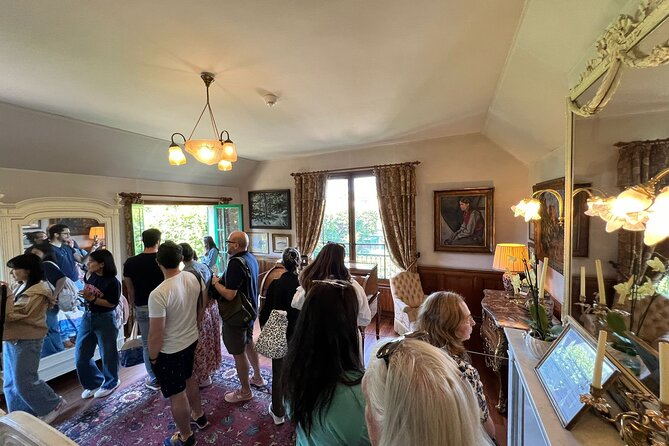 Giverny Monet House Half Day Private Guided Tour from Paris - Which kind of group will enjoy this trip most