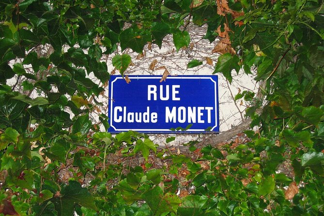 Giverny Monet’s Home and Gardens Half Day Tour from Paris - How much time do you really get?