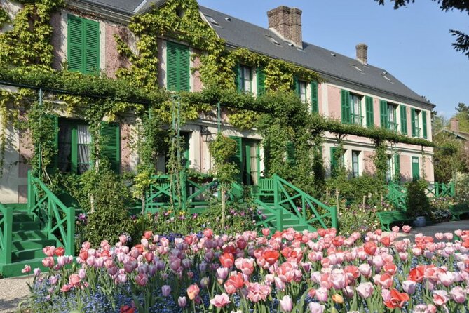 Giverny: Monet's House & Gardens Private Guided Walking Tour - What the two-hour guided walk covers