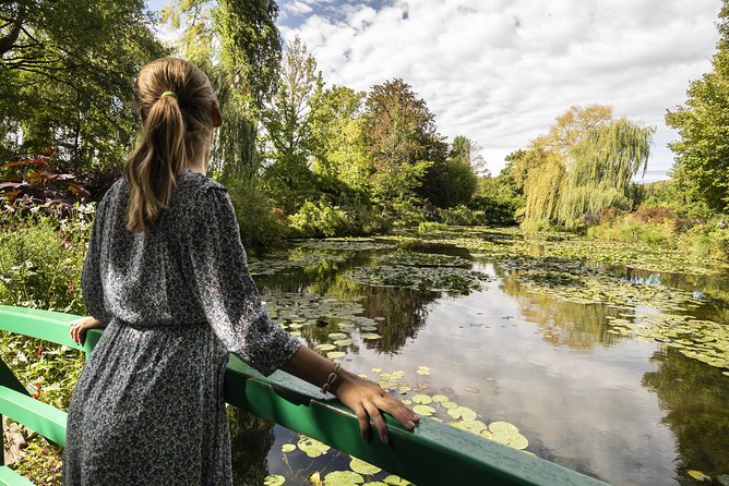 Giverny Monet's House & Gardens Private Half-Day Trip from Paris - Private transport changes the day