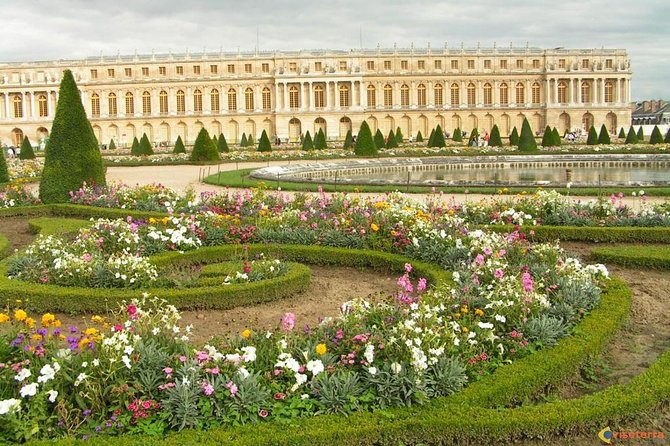Giverny's House & Gardens plus Versailles Palace Day Trip with Lunch from Paris - Transport, schedule, and physical demands