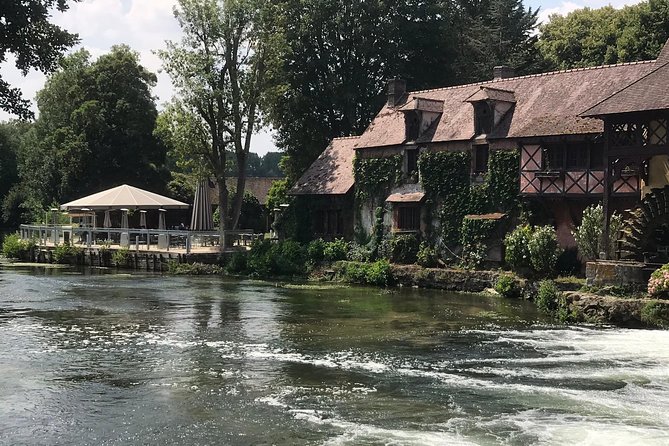 Giverny's House & Gardens plus Versailles Palace Day Trip with Lunch from Paris - Monet’s house and gardens at Giverny