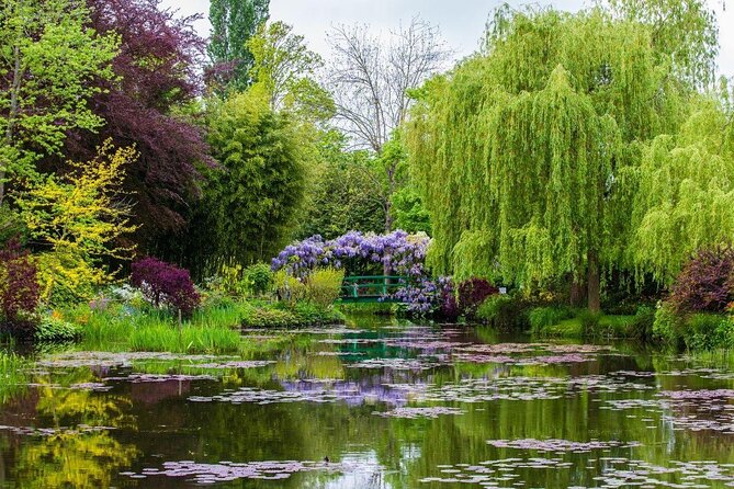 Giverny Small-Group Minivan with Hotel Pickup or Meeting Point - Why Giverny is worth leaving Paris
