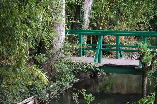 Giverny Small-Group Minivan with Hotel Pickup or Meeting Point - Pickup rules that can affect your morning