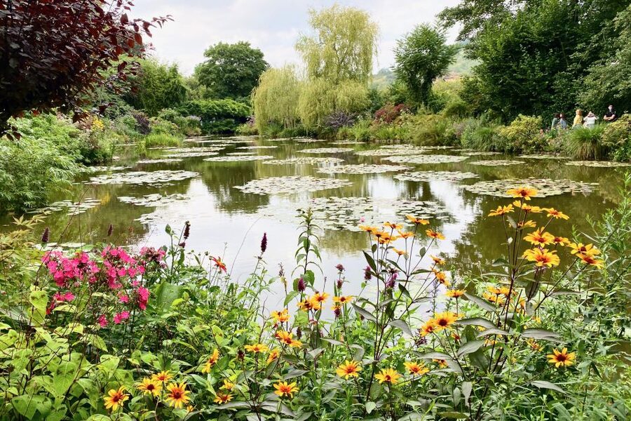 Giverny Versailles Trianon Small Group by Minivan from Paris - Why Giverny and Versailles work well together