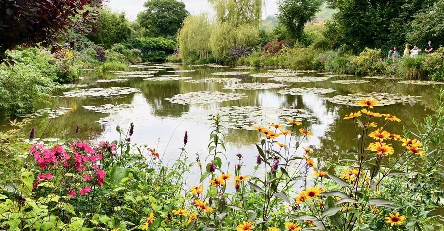 Giverny Versailles Trianon Small Group by Minivan from Paris - The early ride from Paris to Giverny