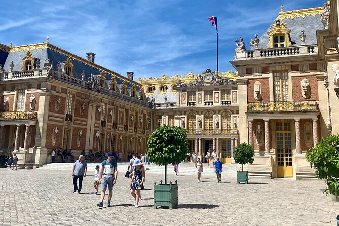 Giverny Versailles Trianon Small Group from Paris by Minivan - 8 a.m. Departure From Paris