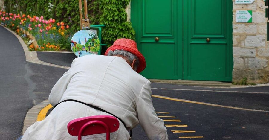 Giverny Village Walking Tour & Skip-the-Line to Monet Garden - The village walk and Monet’s place in Giverny