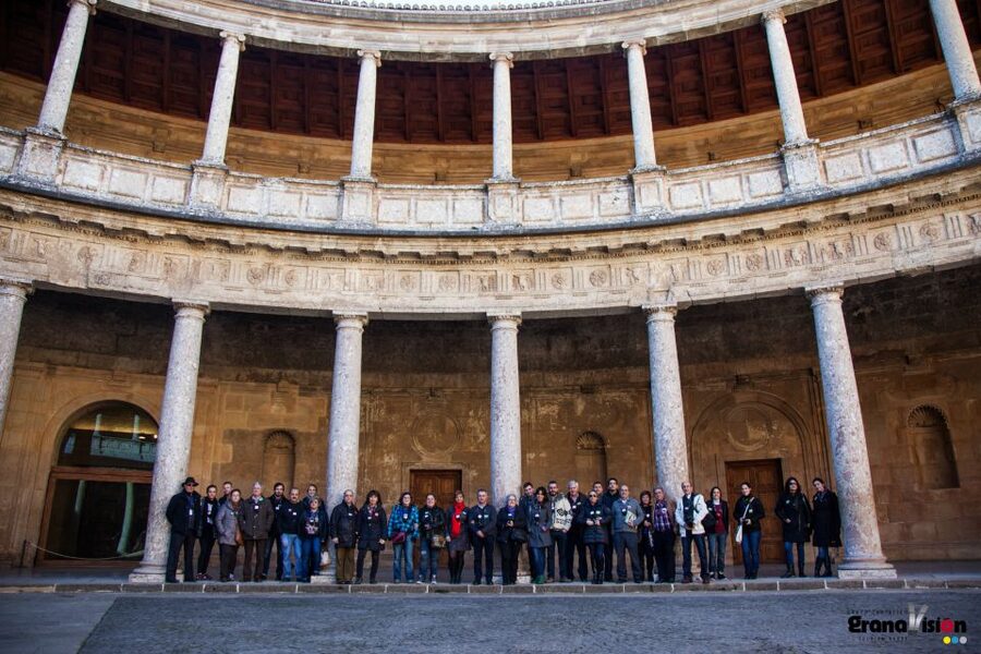Granada Alhambra and Generalife Gardens Experience Tour - Choosing a live guide or audioguide