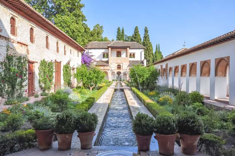Granada: Alhambra Gardens and Generalife Ticket - Generalife gardens: fountains, shade, and open views