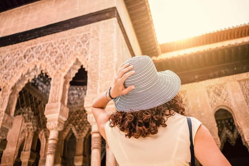 Granada: Alhambra & Gardens Tour w/Nasrid Palaces Option - Key points at a glance