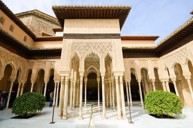 Granada: Alhambra & Gardens Tour w/Nasrid Palaces Option - The full tour: three hours inside the Red Fortress