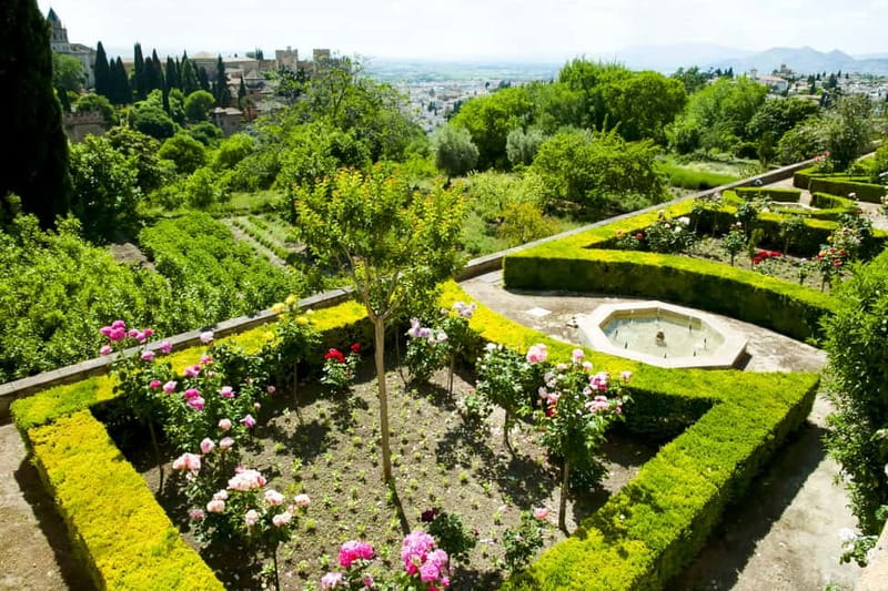 Granada: Alhambra & Gardens Tour w/Nasrid Palaces Option - The surroundings walk when palace tickets are gone