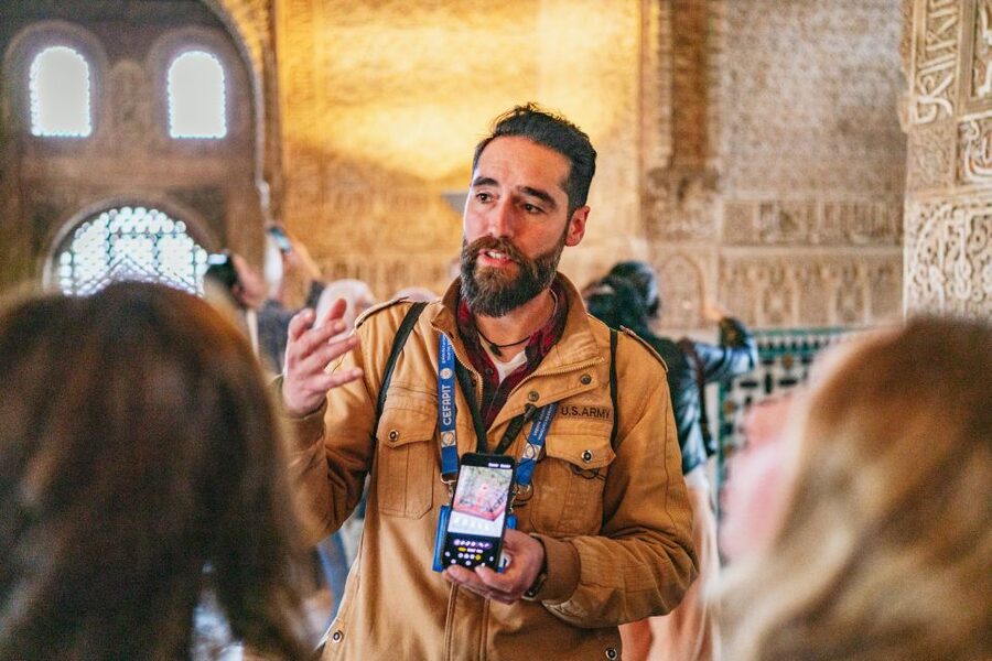 Granada: Alhambra Guided Tour with Nasrid Palaces & Gardens - Why the Alhambra Works Best With a Guide