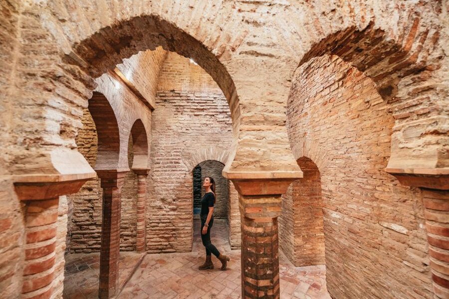 Granada: Alhambra Guided Tour with Nasrid Palaces & Gardens - Generalife Gardens and the Slower Finish