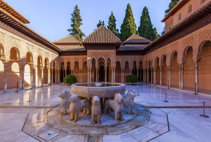Granada: Alhambra, Nasrid Palaces & Gardens guided Tour - Why this Alhambra tour works well in three hours