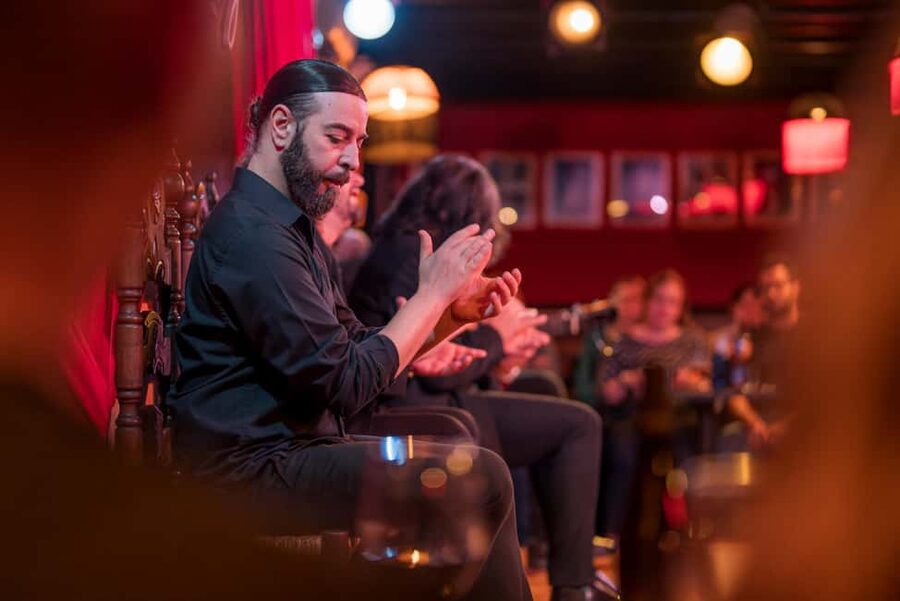 Granada: Flamenco Show with Dinner at Jardines de Zoraya - The garden setting and weather plan