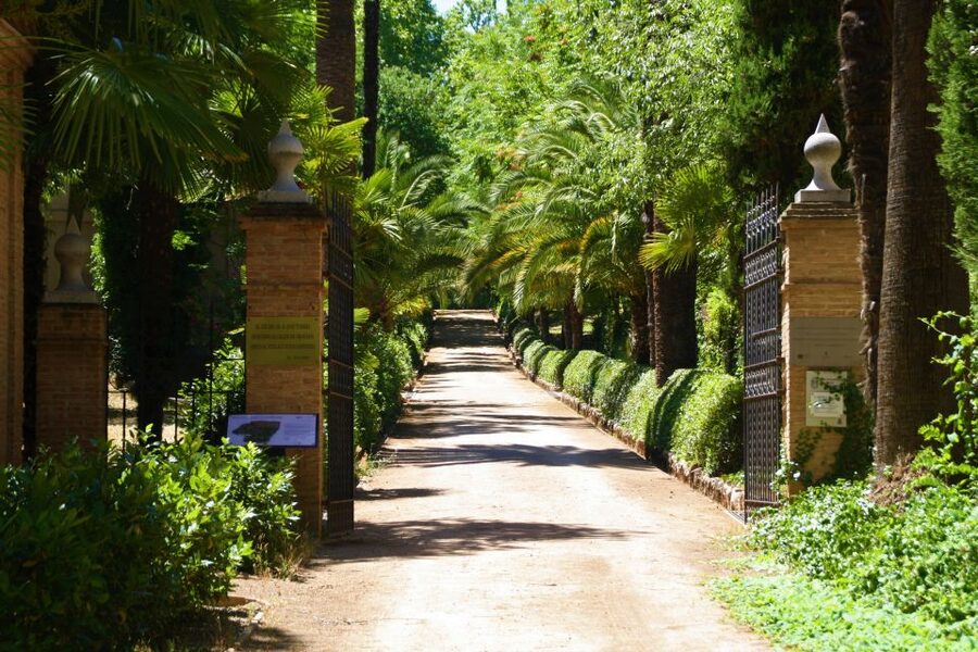 Granada: Gardens of Carmenes Guided Tour - Finishing at Mirador San Nicolás