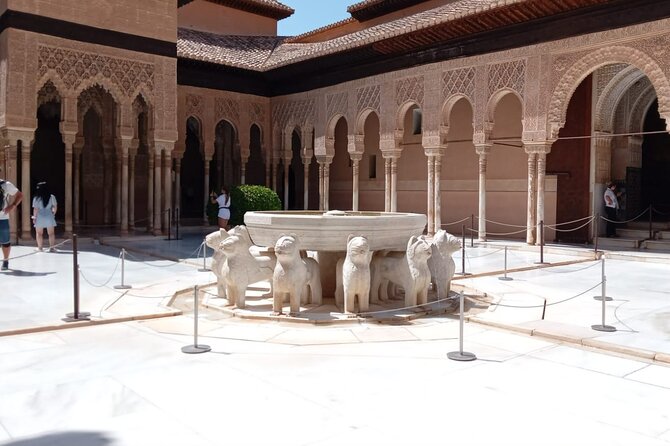 Granada, Visit Alhambra with Nasrid palaces, gardens and Alcazaba - Why this Alhambra tour works well