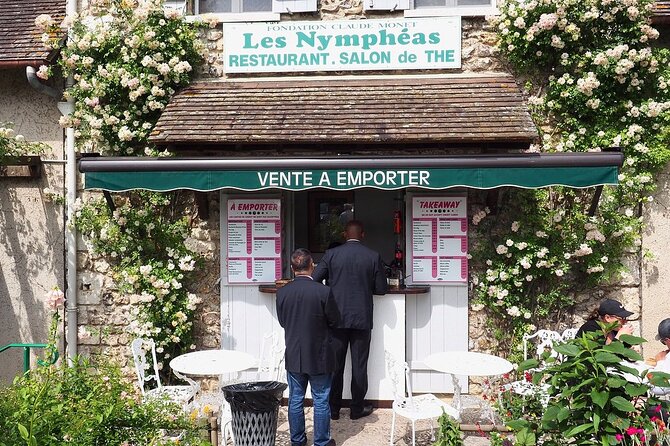 Guided tour Monet's house and gardens/small group - Small group advantages, and the sound problem