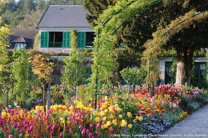 Guided tour of Claude Monet's house in Giverny by private car from Paris - Optional stops and the value of flexibility