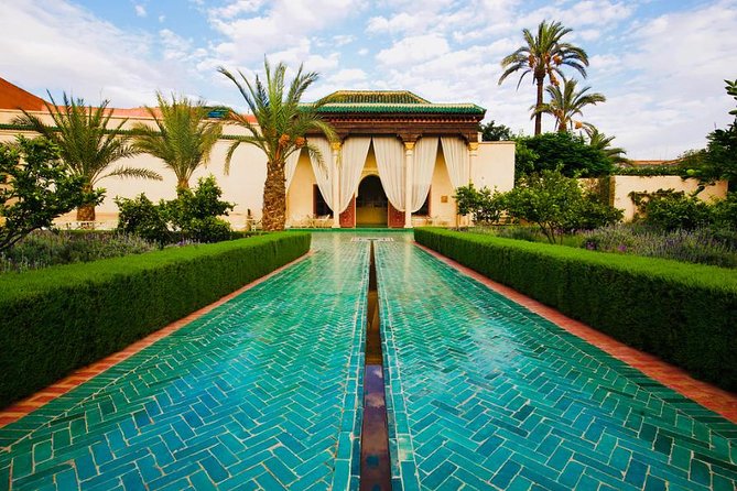 Guided tour: Secret Garden and the great souk of Marrakech. - Walking comfort and timing