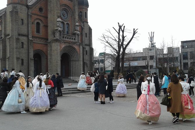 Gwangyang Maewha Flower and Jeonju Hanok Village 1 day trip from Seoul - How to use two hours and 20 minutes in Jeonju