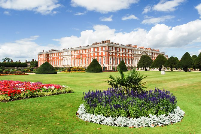 Hampton Court Palace & Garden Maze, Private Tour Admission with Audio Guides - Why Hampton Court is worth the trip from London