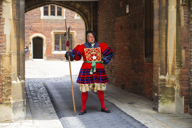 Hampton Court Palace & Garden Maze, Private Tour Admission with Audio Guides - Is $442.09 per person good value?