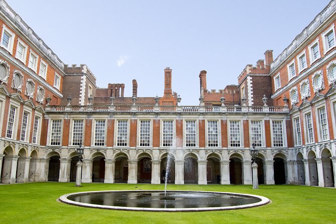 Hampton Court Palace & Garden Maze, Private Tour Admission with Audio Guides - Who will enjoy this Hampton Court experience most?