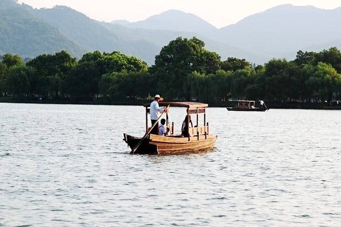 Hangzhou Nature and Garden Private Day Tour with Tea Village and Lunch - Longjing tea fields and a local lunch