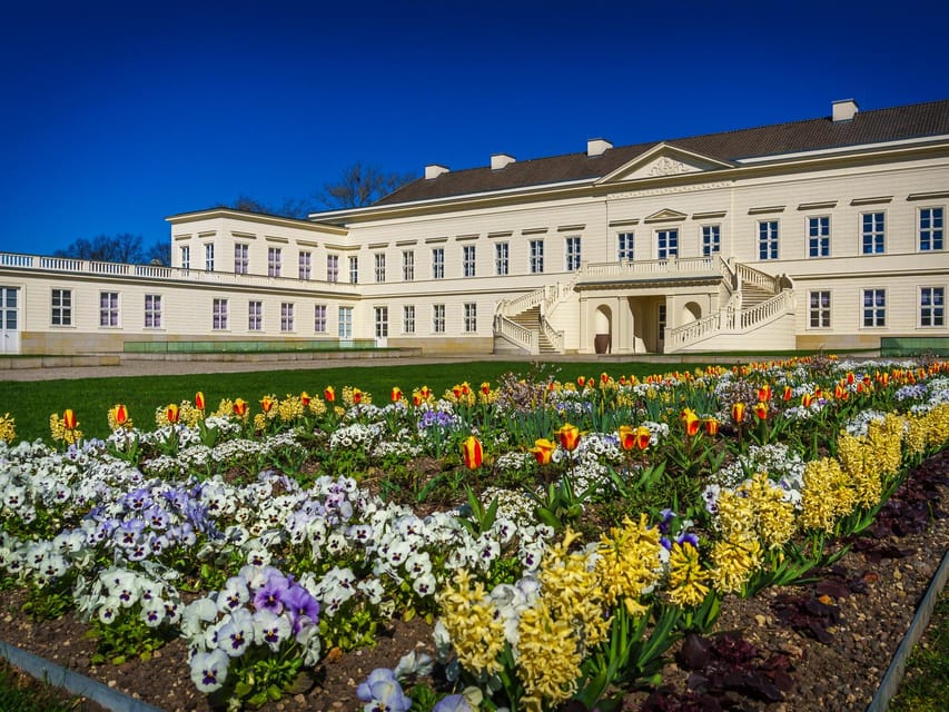 Hanover: Royal Gardens of Herrenhausen Guided Tour - The next 10 minutes: boxwood, marble, and careful patterns