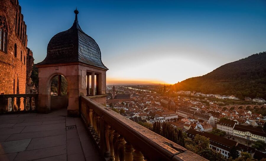 Heidelberg: Heidelberg Castle Garden & Outside Private Tour - Practical advice for making the most of the visit
