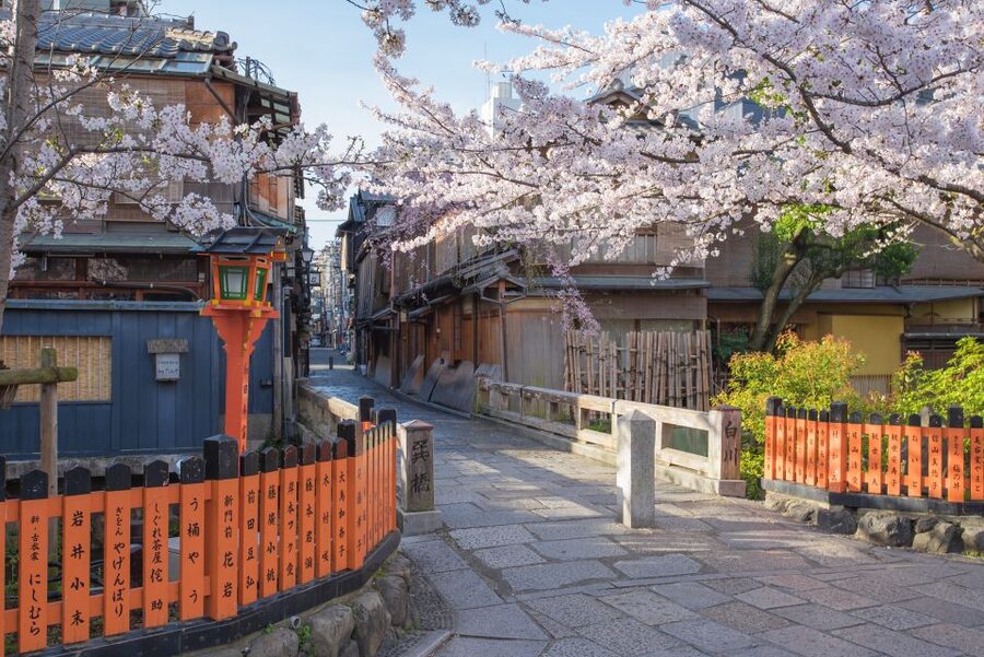 Higashiyama | Kyoto: Sakura Season Private Rickshaw Tour - Meeting the guide at Ichinenzaka and Nene Street