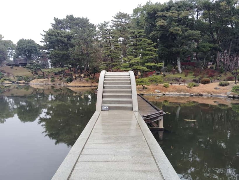 Hiroshima: Shukkei-en Garden with local guide 90min - The moon-viewing stage and changing scenery