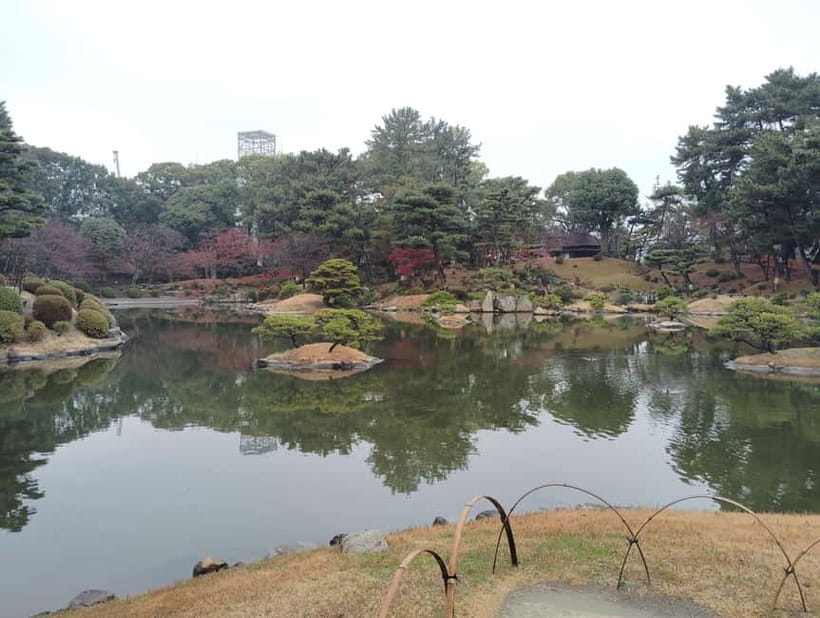 Hiroshima: Shukkei-en Garden with local guide 90min - What the 90-minute format feels like