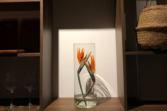 Ho Chi Minh Flower Arrangement Workshop - Folding lotus petals and building the arrangement