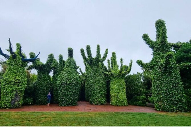 Hobbiton Movie Set and Hamilton Gardens Small Group-from Auckland - Who will enjoy this day most
