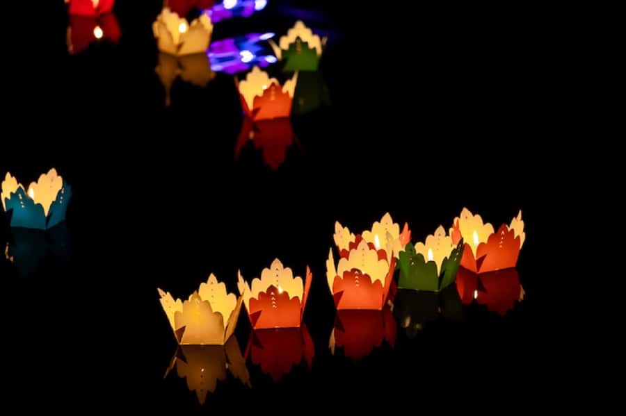 Hoi An: Boat Ride on Hoai River & Release the Flower Lantern - Should you book the lantern boat ride?