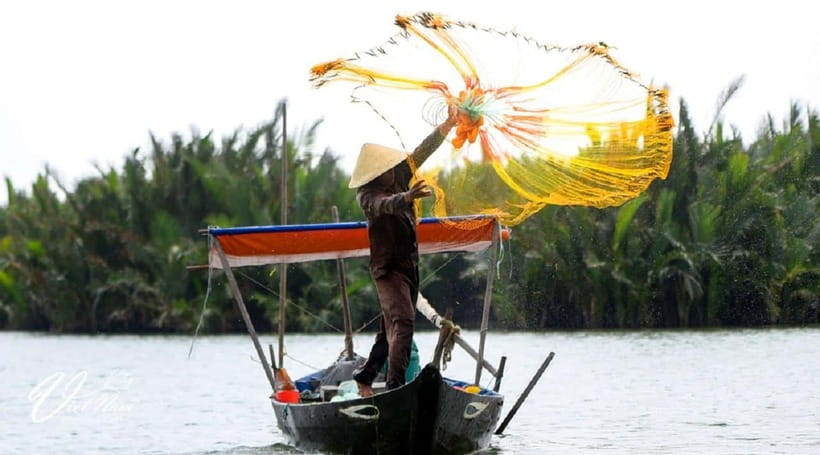 Hoi An City-Coconut Jungle-Boat Ride &Release Flower Lantern - Lanterns on the Hoai River after sunset