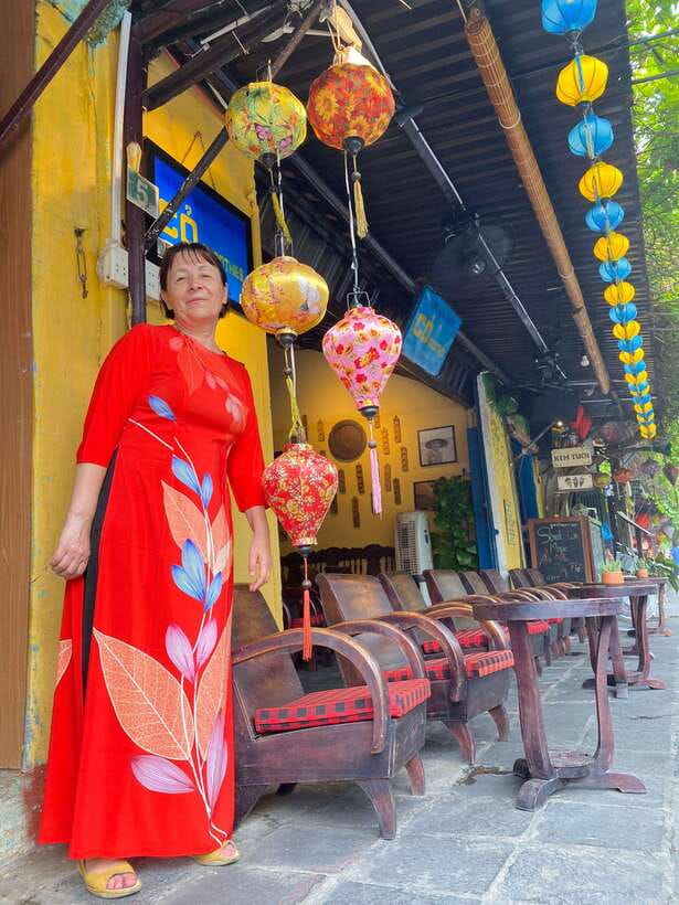 Hoi An City Tour with Boat Ride and Release Lantern Flower - Dinner with one local Hoi An dish