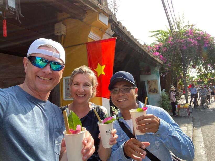 Hoi An City Tour with Boat Ride and Release Lantern Flower - Hoi An Market brings the town to life