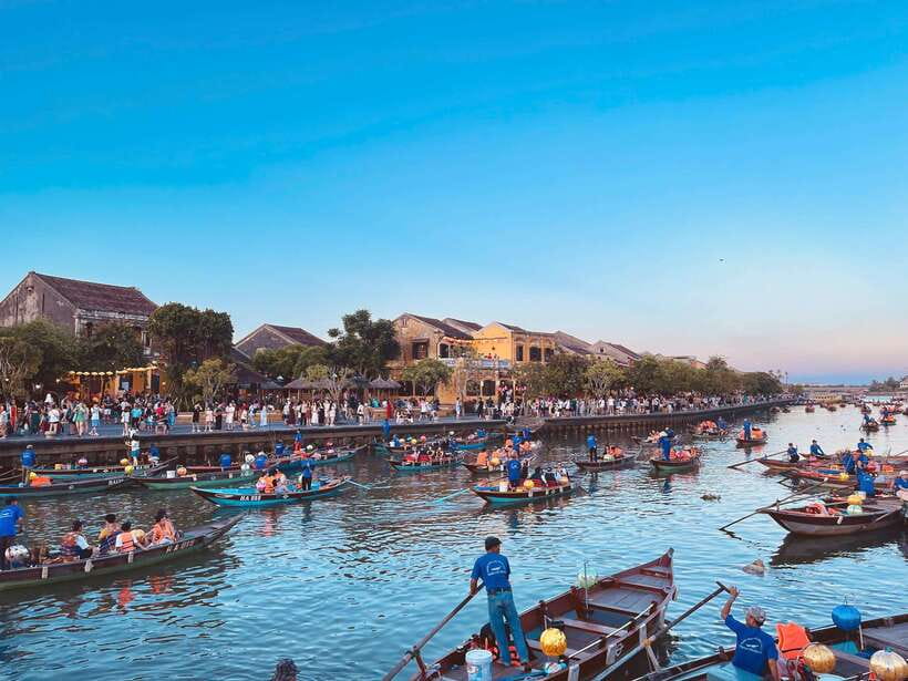 Hoi An: Hoai River Boat Ride with Flower Lantern Release - Releasing a flower lantern for good luck